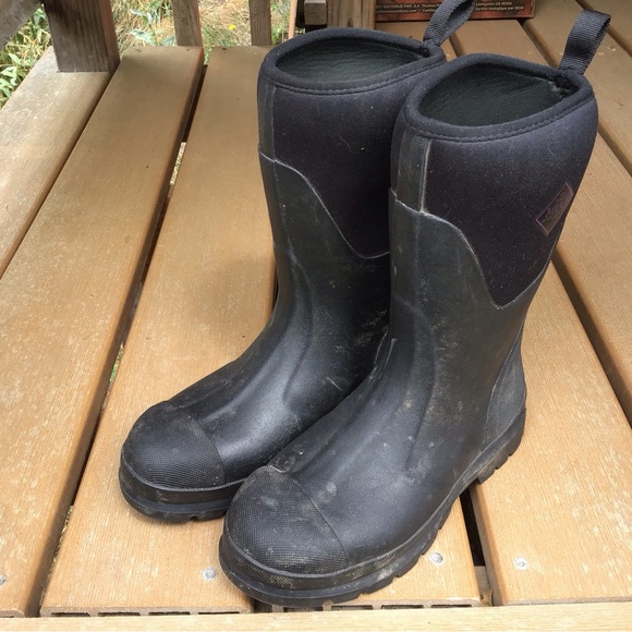 Muck boots in women’s 8 - Picture 1 of 4